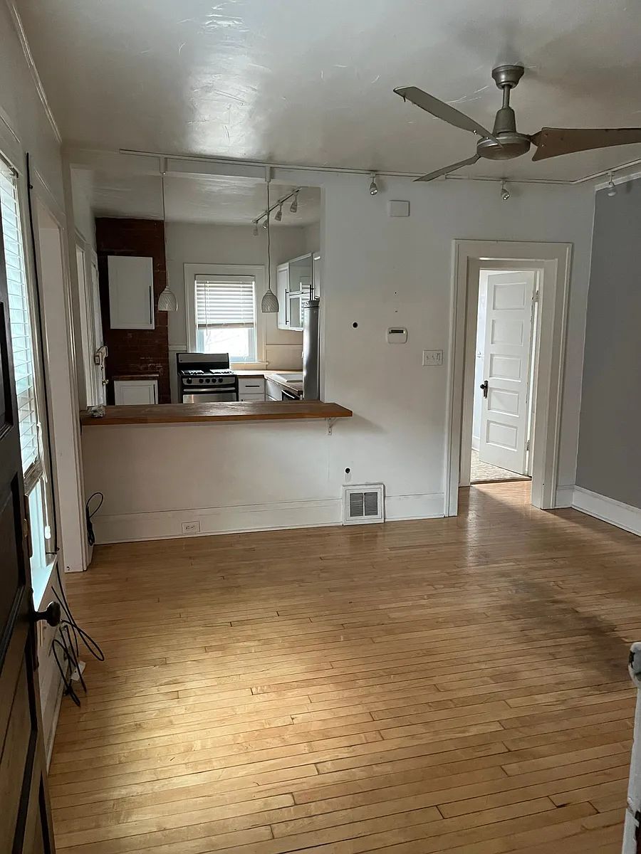 Building Photo - 8107 Lake Ave #3