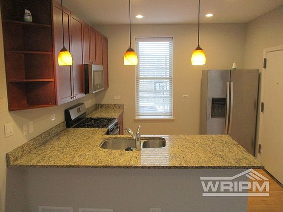 5th image of 2550 N Avers Ave #1S
