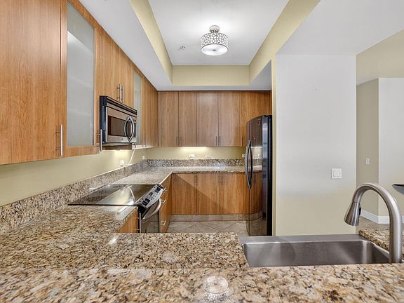 3rd image of 2633 NE 14th Avenue #101