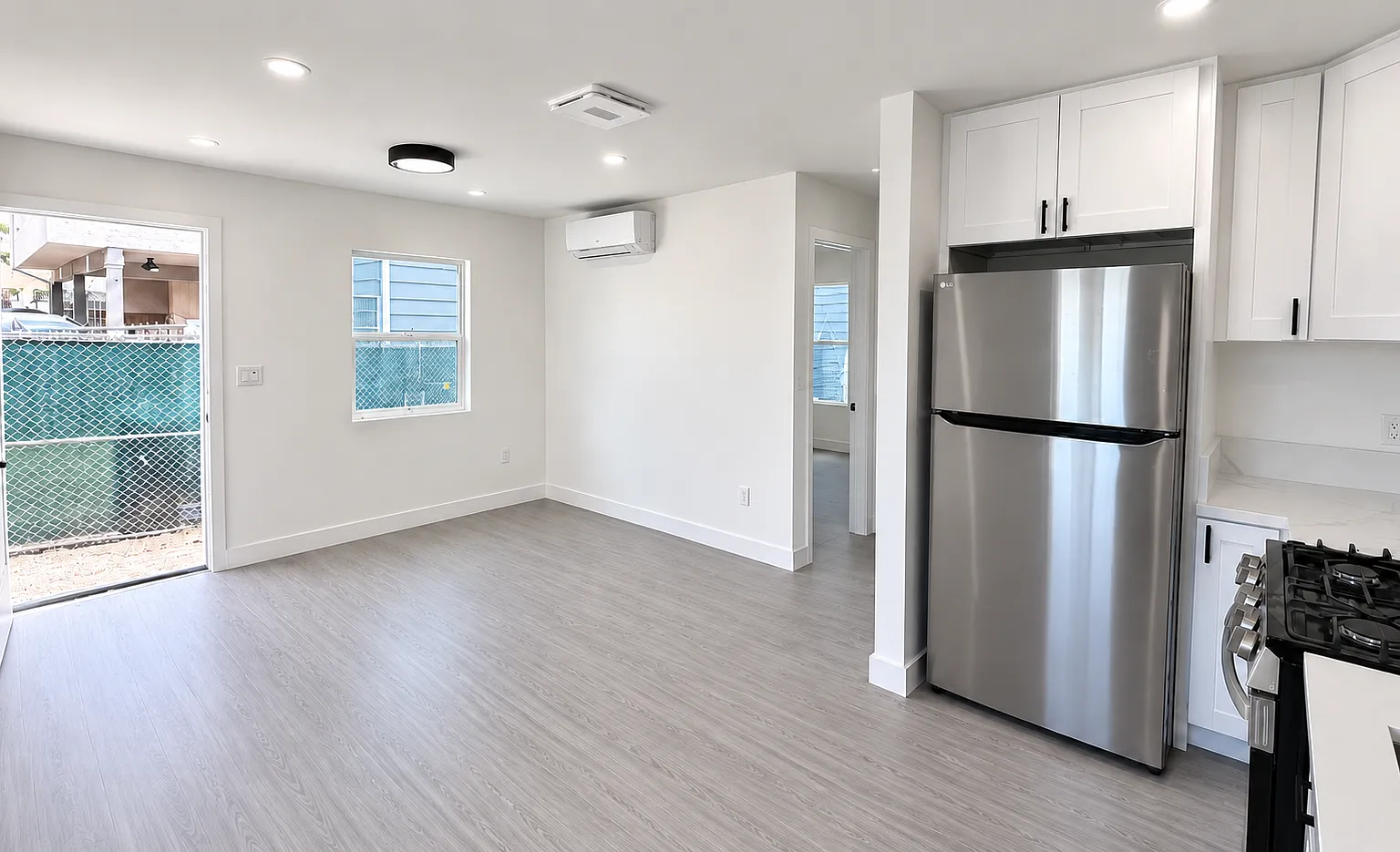 4134 Swift Ave — Photo 4