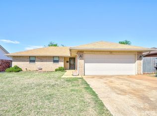1505 N Lincoln Ave, Moore, OK 73160