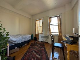 455 W 34th St