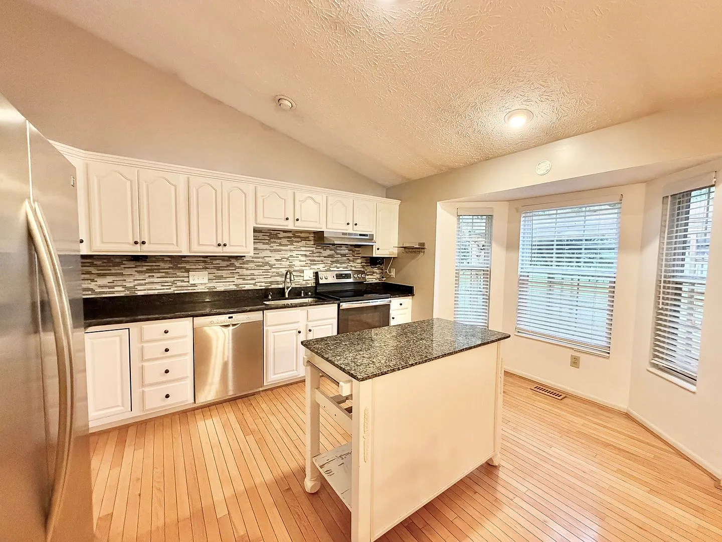 3 bed 2.5 bath with bonus room in Elsmere KY — Photo 3