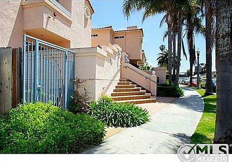 2nd image of 7567 La Jolla Blvd