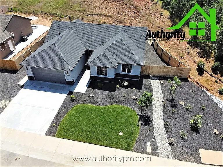 20231 Ballentine Dr — Photo 1