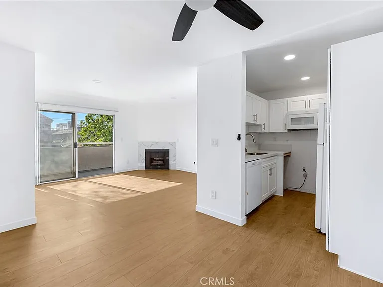 4406 Cahuenga Blvd #109 — Photo 9