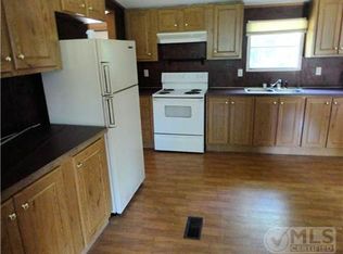 3383 Old Highway 31 E, Westmoreland, TN 37186