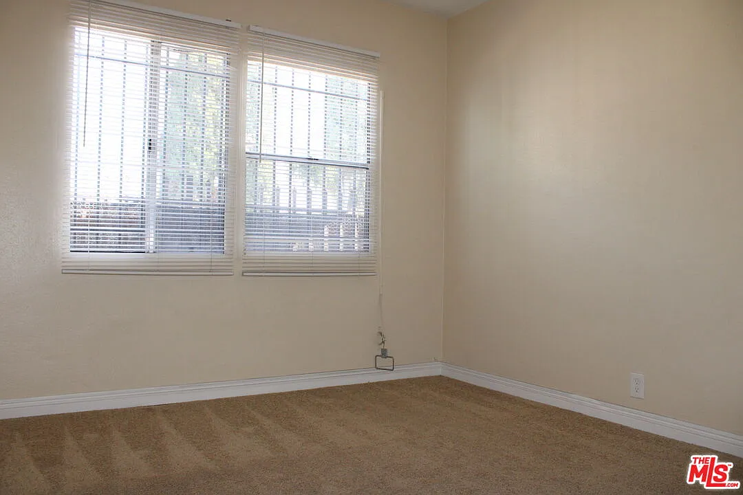 1 bed, 1.0 bath, 450 sqft, $1,750 — Photo 2