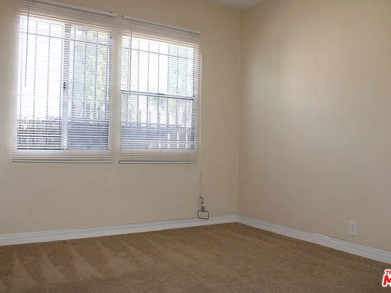 6340 10th Ave #6400-1/2 — Photo 2