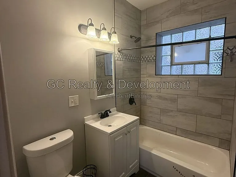 2326 W 25th St #1 — Photo 8