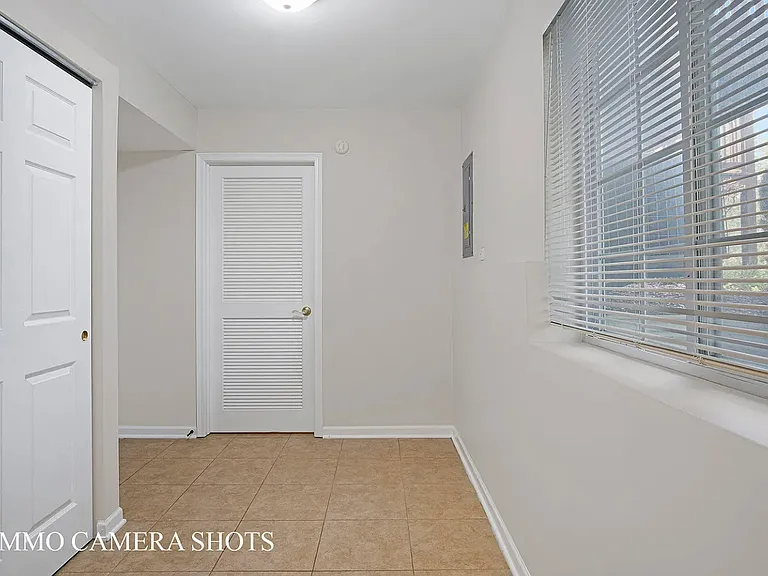546 Declaration Ln — Photo 25