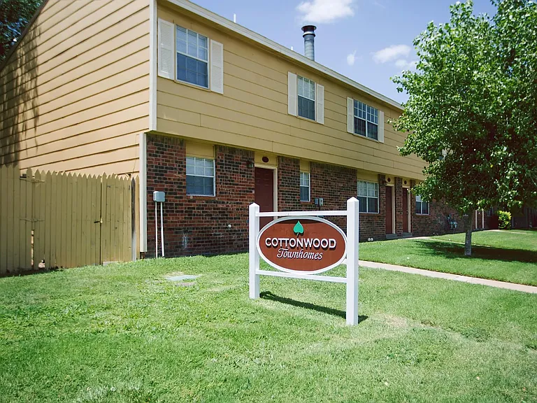 Cottonwood Townhomes — Photo 12
