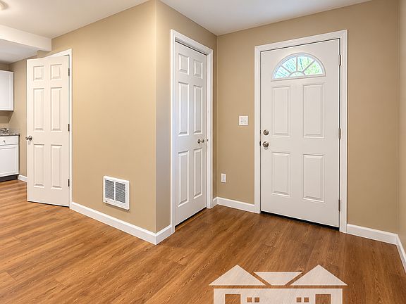 3rd image of 515 S 15th St #3