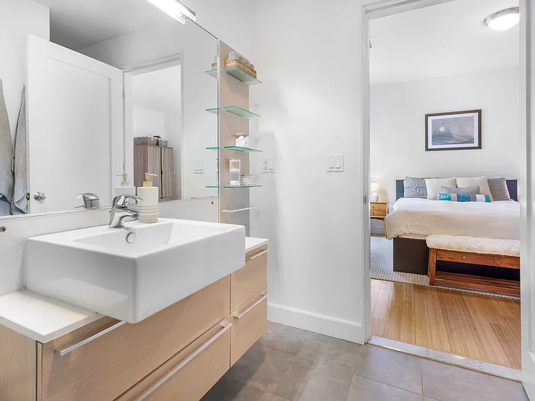 210 Bolton St #6 — Photo 16