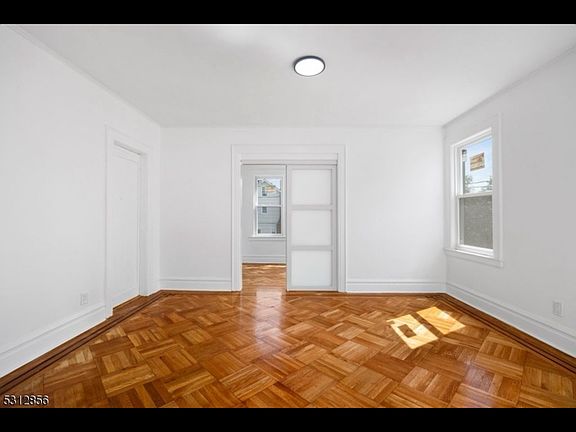 4th image of 105 La France Ave Floor 2