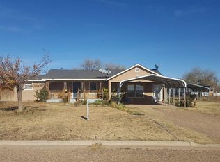 1708 S 9th St, Tahoka, TX 79373