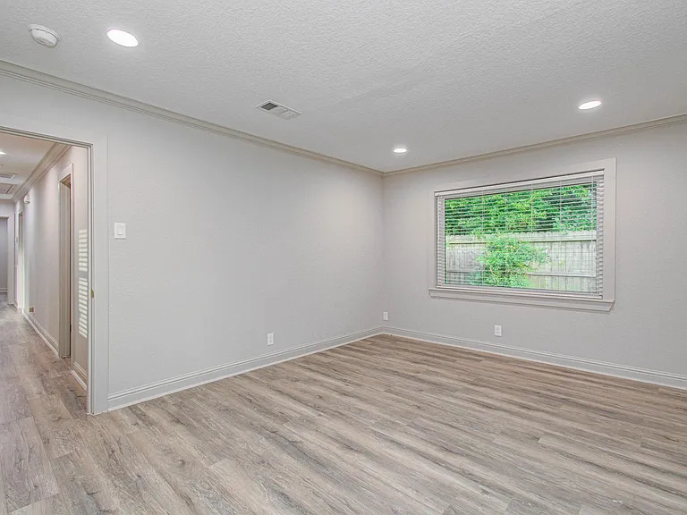 1801 Benbow Way — Photo 27