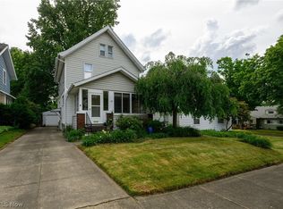 182 Crescent Dr, Akron, OH 44301