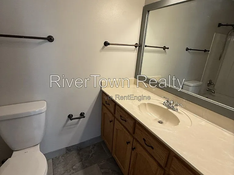 10570 Pecan View Dr — Photo 19