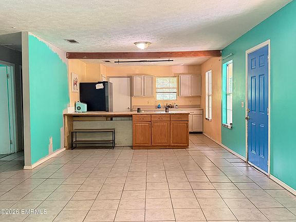 3rd image of 9180 Hillcrest Dr