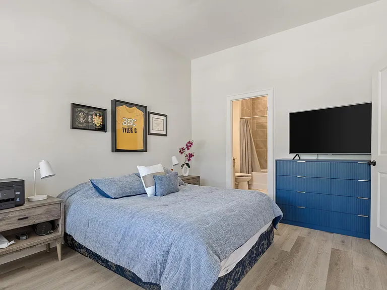 4652 Silas Ave — Photo 24