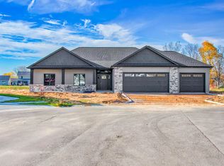 1397 Dixon Pl, Huntertown, IN 46748