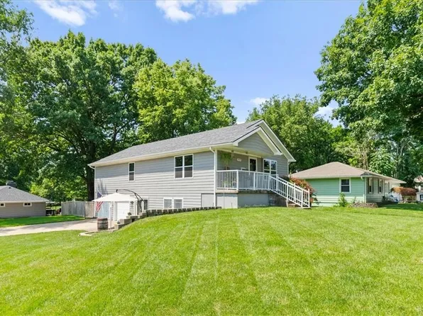 10701 Johnson Dr, Shawnee, KS 66203