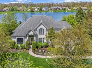 7048 Deer Hollow Ln, Maumee, OH 43537