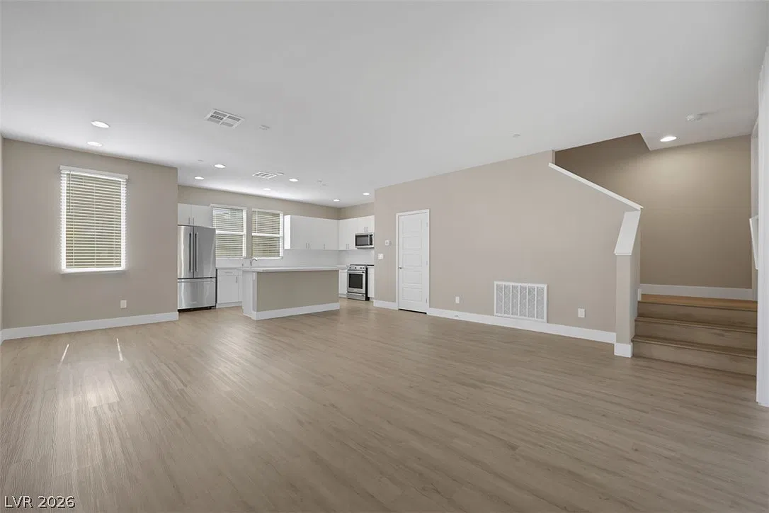 2 bed, 2.5 bath, 1342 sqft, $2,450 — Photo 4