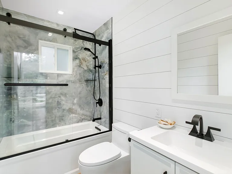 54 Thompson Ave #54 — Photo 10