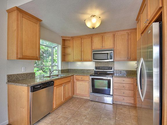 5th image of 2968 Moorpark Ave APT 16