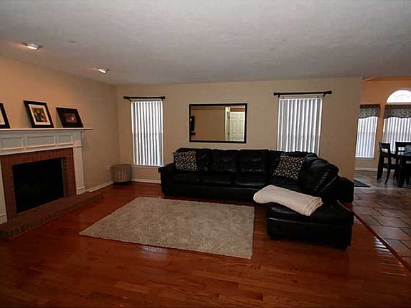 5th image of 145 Janyce Dr