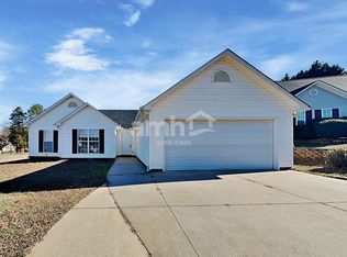 216 Orleans Dr, Wellford, SC 29385