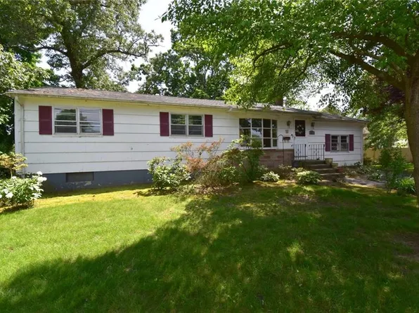 122 Eton Ave, Warwick, RI 02889