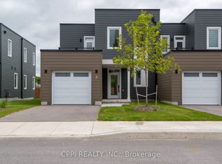 19 West St N #7, Kawartha Lakes, ON K0M1N0