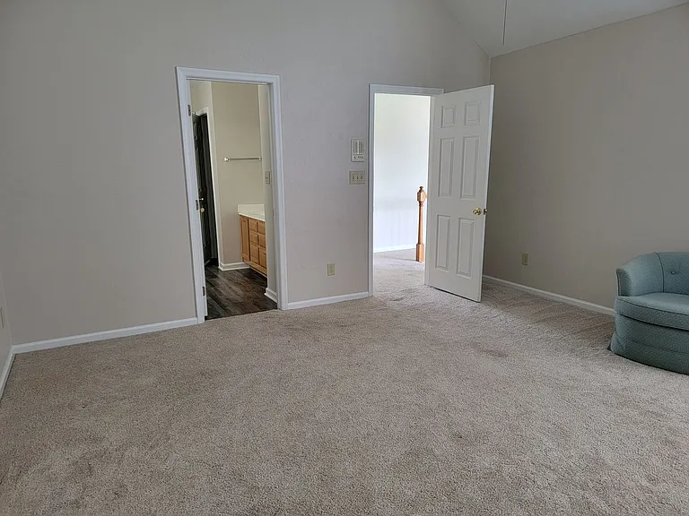 1110 Carriage Ct — Photo 13