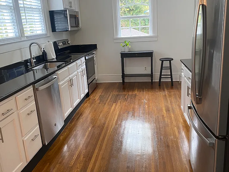 221 Eveningside Dr — Photo 6