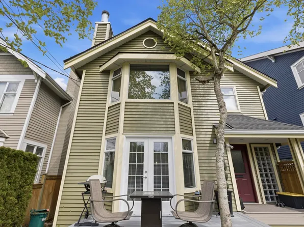 31 W 15th Ave, Vancouver, BC V5Y 1X7