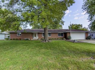 1450 W Rock Springs Rd, Decatur, IL 62521