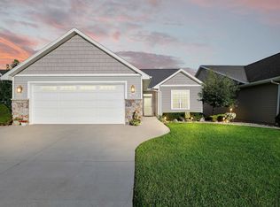 1860 N Margaret St, Appleton, WI 54913