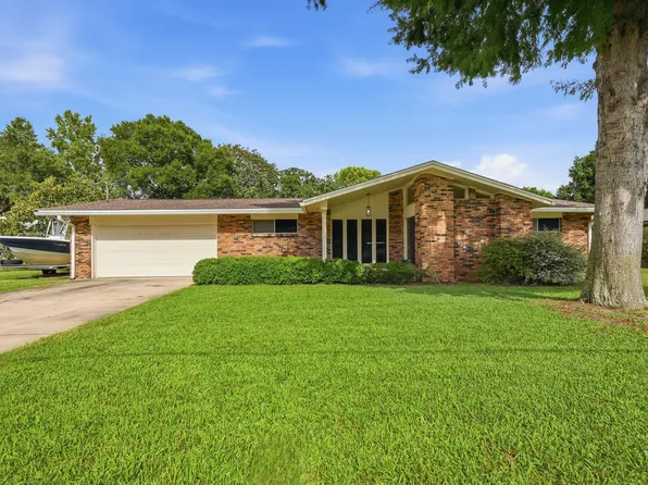 628 Powell Dr NE, Fort Walton Beach, FL 32547
