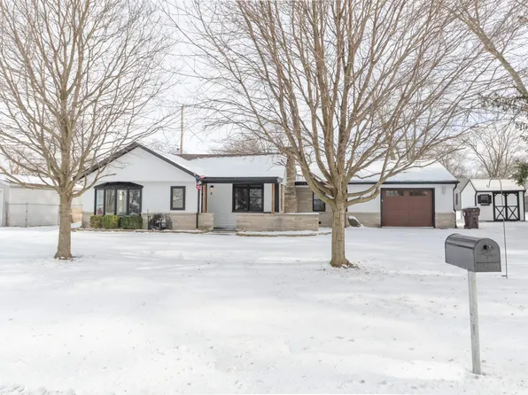 408 N James St, Tremont, IL 61568