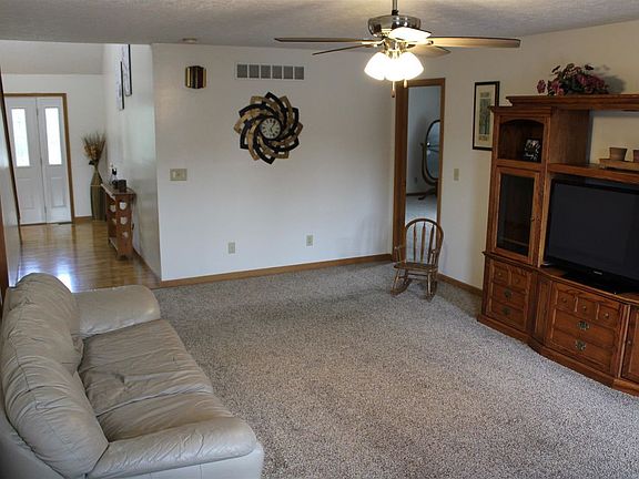 5th image of 304 Winesap Dr