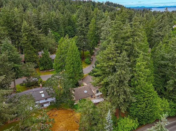 1005 Kentwood Pl, Saanich, BC V8Y 2R2