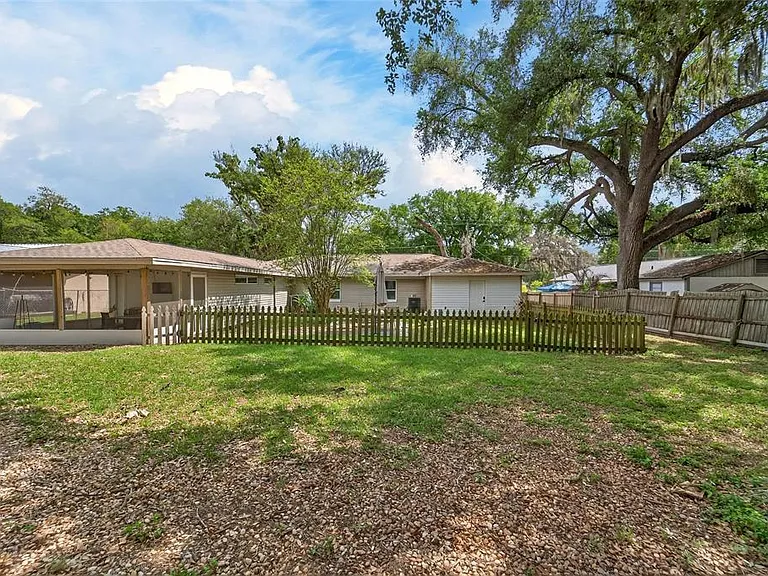 5502 Peach Ave — Photo 43
