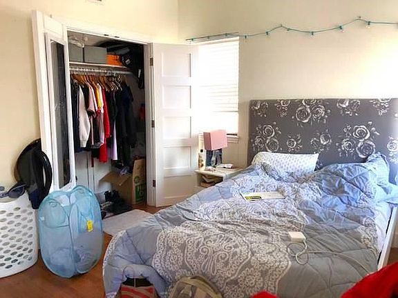 3rd image of 706 W 22nd St APT 306