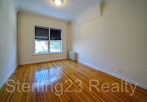 2nd image of 3050 23rd St APT 2