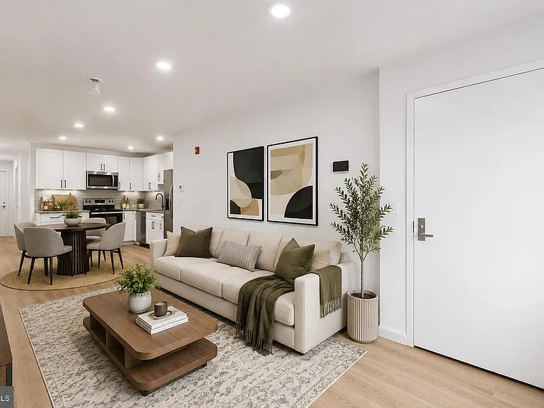 913 N 43rd St #1 — Photo 3