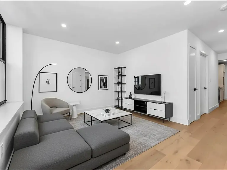 164 E 7th St #1 — Photo 1