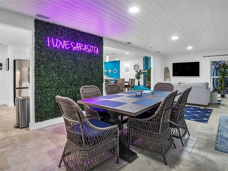 31 Lands End Ln — Photo 20